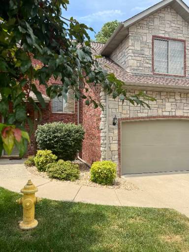 Main picture of 2335 W Chesterfield Blvd