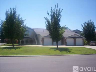Main picture of 2326 E South Riverton Ave