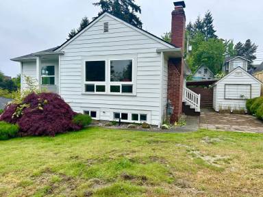 Main picture of 4141 40th Ave SW
