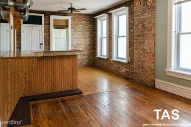 Main picture of 2057 W Roscoe St