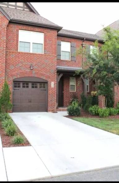 Main picture of 220 Bixby Ln