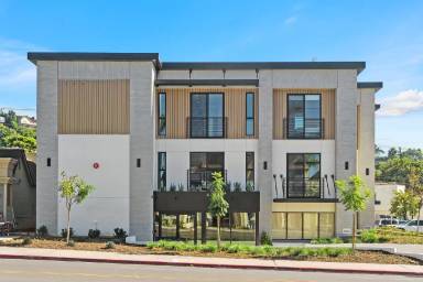 Main picture of 1111 Torrey Pines Rd