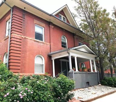 Main picture of 1300 Race St