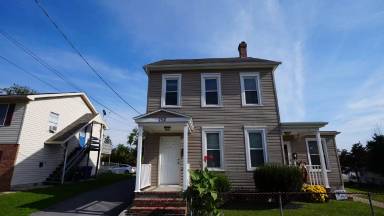 Main picture of 752 Spruce St