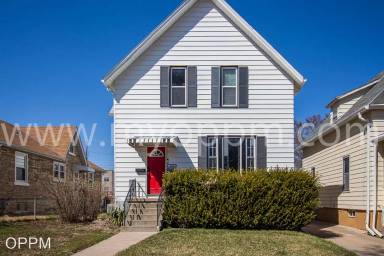 Main picture of 820 Hickory St