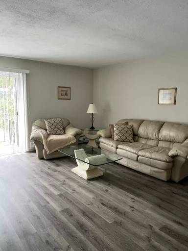 Main picture of 1836 Colonial Village Way