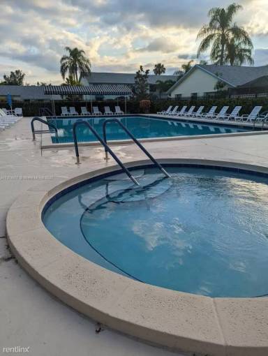 Main picture of 9126 SW 21st St