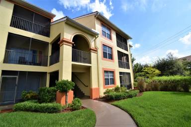 Main picture of 7940 Preserve Cir