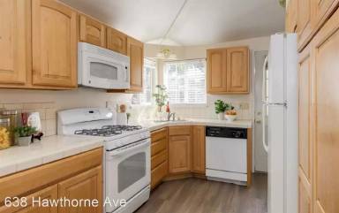 Main picture of 638 Hawthorne Ave