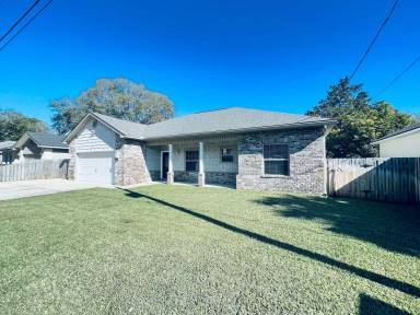 Main picture of 807 Dawes Rd