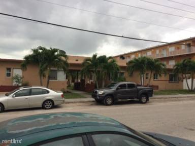 Main picture of 900 SW 3rd St