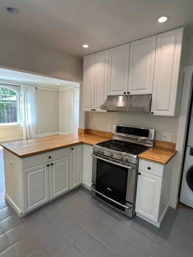 Main picture of 230 N California Ave