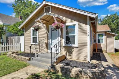 Main picture of 669 California St