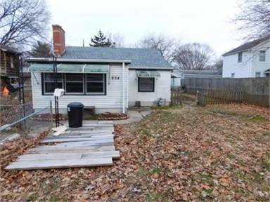 Main picture of 904 S Webber St