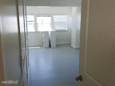 Main picture of 312 E Bay Ave