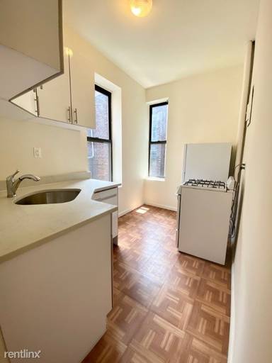 Main picture of 230 East 25th St