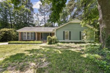 Main picture of 1221 Deerfield Dr