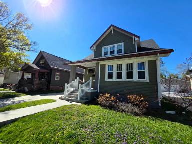 Main picture of 921 Bell Ave