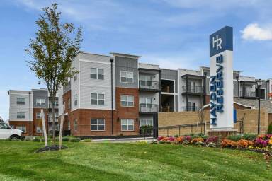 Main picture of Lincoln Pointe Village High Cross