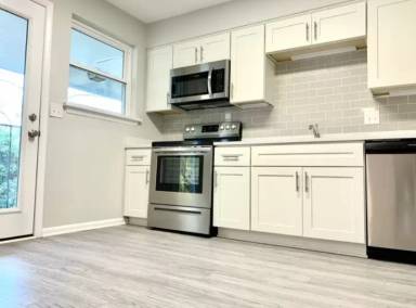 Main picture of 100 Marcy St