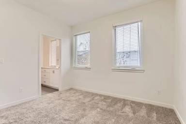 Main picture of 1010 N Ainsworth St