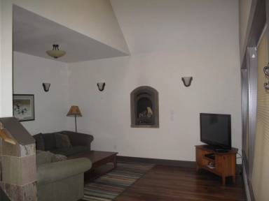 Main picture of 536 E Jefferson Ave