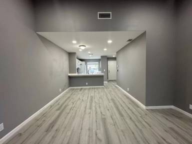 Main picture of 139 Deerfield Ct