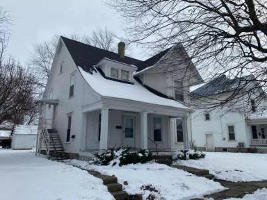 Main picture of 527 1/2 Wayne Ave