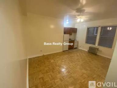 Main picture of 4521 N Malden St