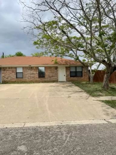 Main picture of 106 Horseshoe Dr