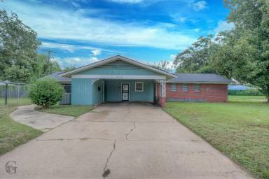 Main picture of 2829 Doles Pl