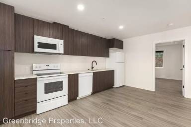 Main picture of 4225 NE Highland Ct