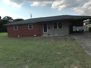 Main picture of 701 Oak St