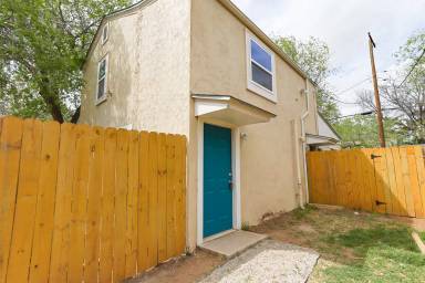 Main picture of 2426 24th St