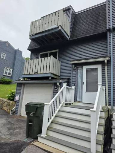 Main picture of 54 Adams St