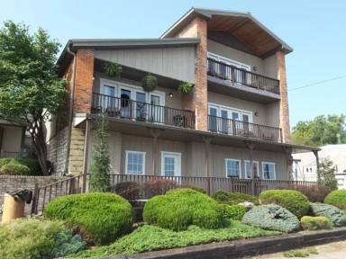 Main picture of 125 N Water St