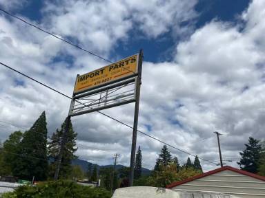 Main picture of 1995 Rogue River Hwy