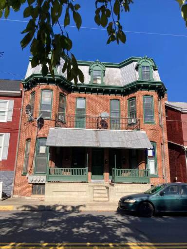 Main picture of 157 S Carlisle St