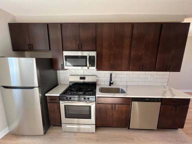 Main picture of 3501 W Sunnyside Ave