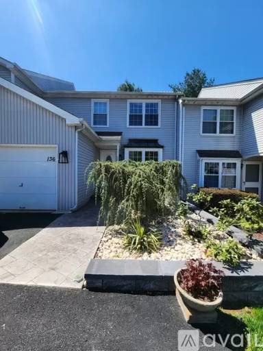 Main picture of 136 Forge Ln