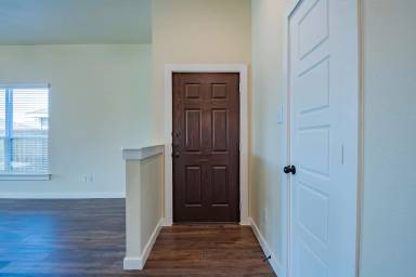 Main picture of 728 Wheatfield Dr