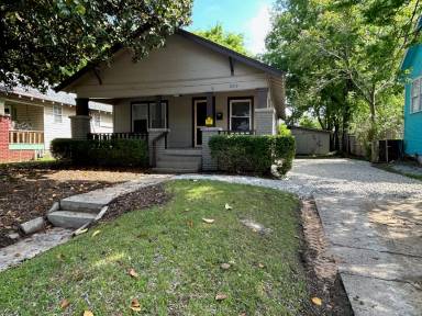 Main picture of 2512 E 11th Pl