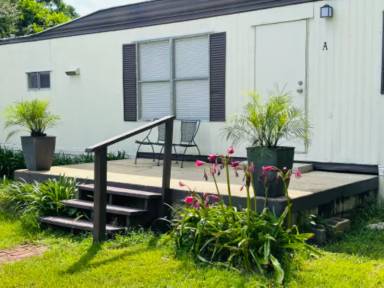 Main picture of 106 Oleander Dr