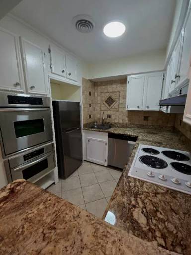 Main picture of 909 Silber Rd