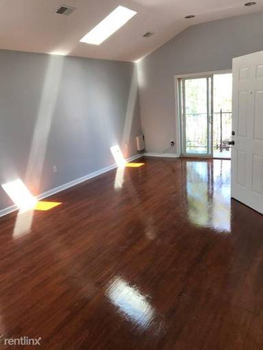 Main picture of 119 Woodlawn Ave