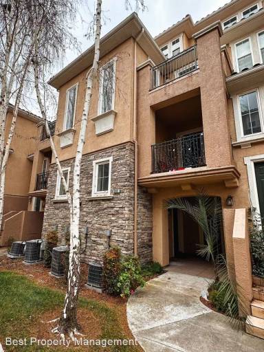 Main picture of 3337 Monaghan St