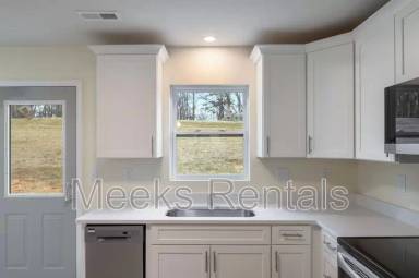 Main picture of 27 Cottage Ct