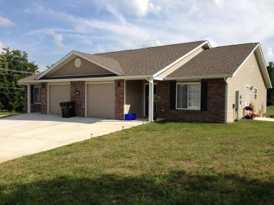 Main picture of 200 W Christy Dr