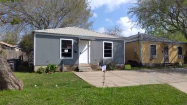 Main picture of 602 E 2nd St