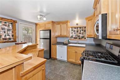 Main picture of 236 Mountain Ln